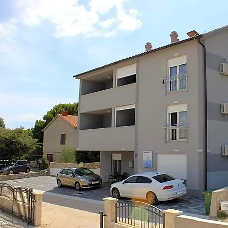 Tal Apart-hotel Tisno